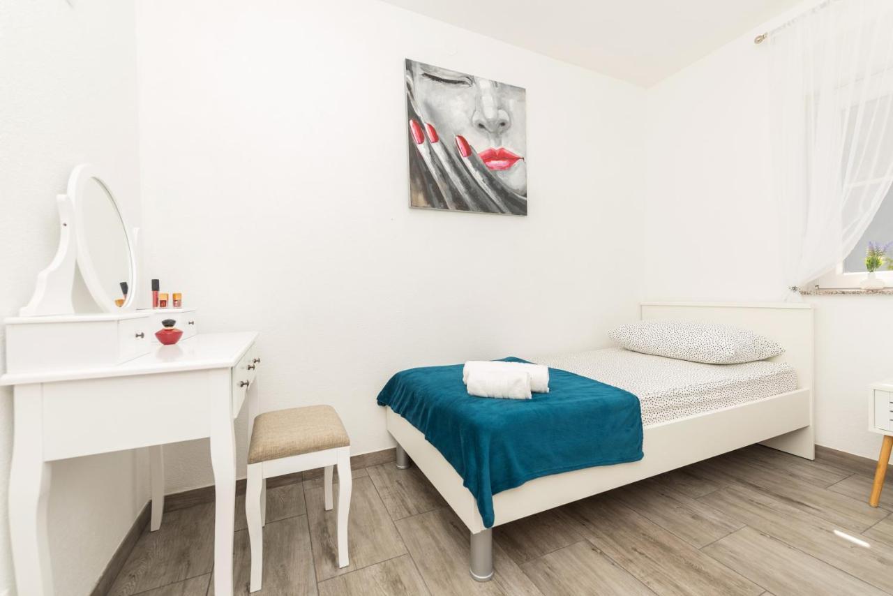 Dalija Apartment Makarska